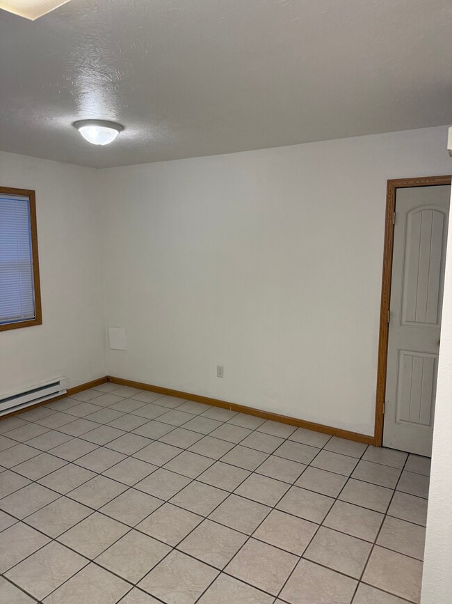 728 31st St N, Fargo, ND 58102 - photo 5