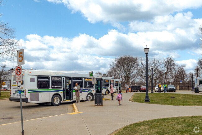 The Holland Train and Bus station is conveniently located in downtown Holland, just minutes from Washington Square.