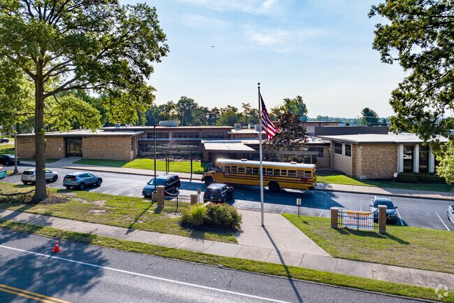 Wyland Elementary School is a public school located in St. Louis.