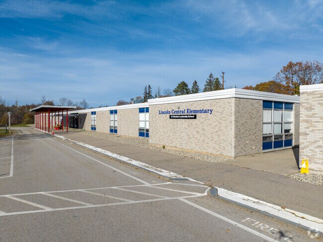 Lincoln Central Elementary in Lime Rock received an A- rating in Niche's school rankings.