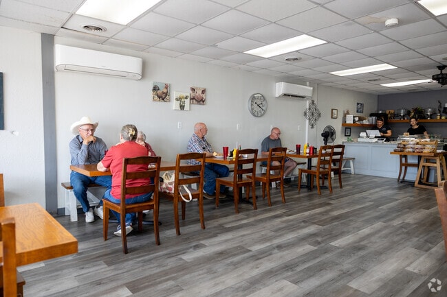 Sheila's Place serves comfort food and pies near the courthouse square.