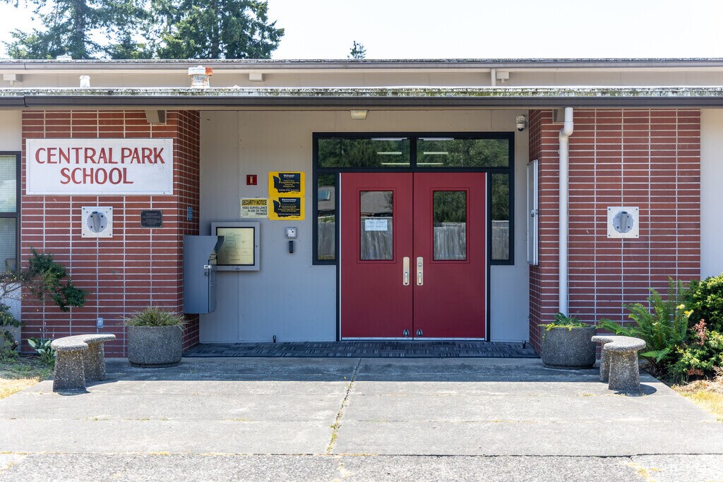 Central Park School is committed to being a safe and respectful learning center.