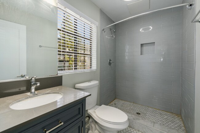 1535 N Kenmore Ave unit E, Los Angeles, CA 90027 - photo 5