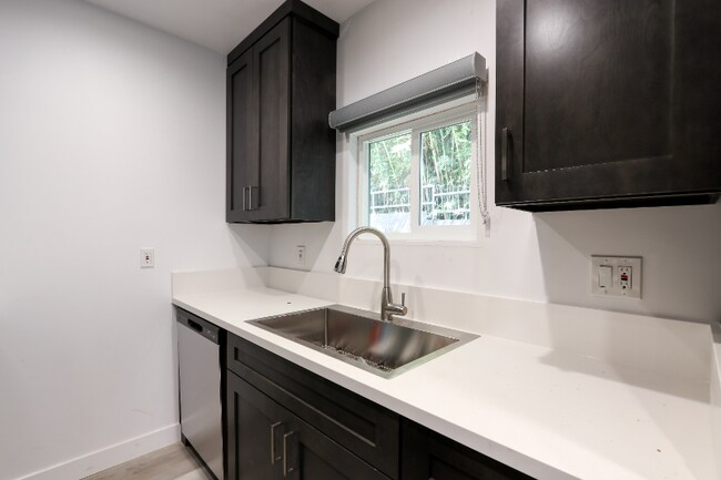 410 Lucas Ave unit B, Los Angeles, CA 90017 - photo 4