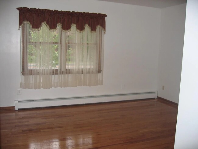 78 Water St, South Glastonbury, CT 06073 - photo 2