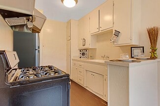 4452-4460 Hazeltine Ave, Sherman Oaks, CA 91423