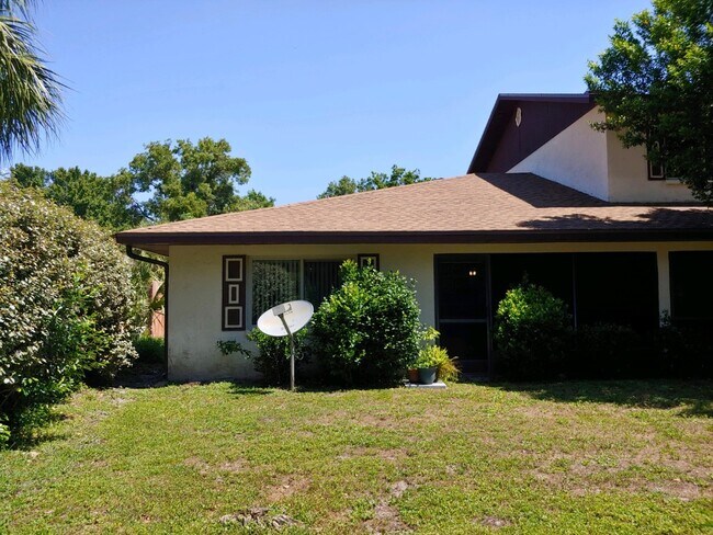 63 Douglas St unit 11, Homosassa, FL 34446 - photo 2