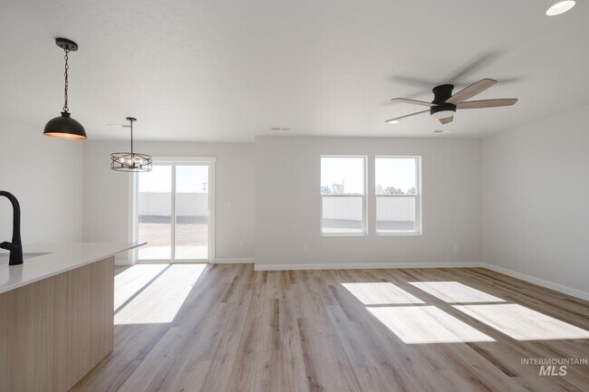 9023 W Camellia St, Nampa, ID 83687 - photo 3