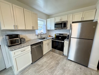 736 Maple Dr, Cincinnati, OH 45215