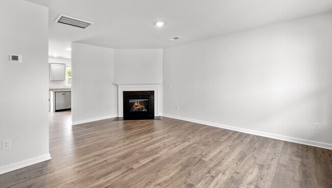 308 Valencia Cir unit 36209234, Wellford, SC 29385 - photo 5