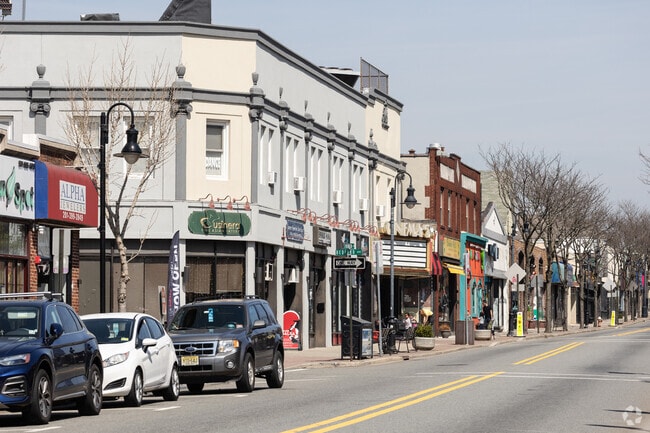 Washington Avenue is Bergenfield, NJ’s main shopping and dining street.