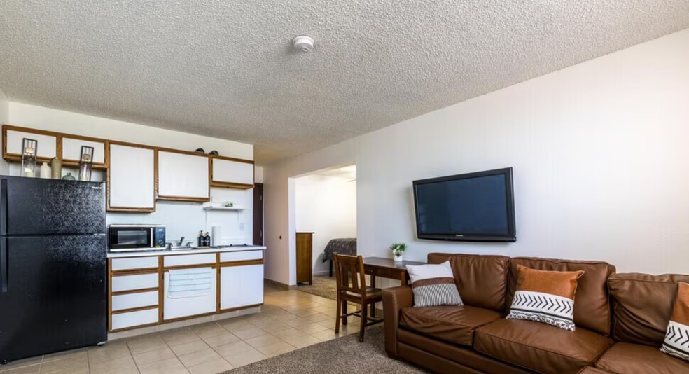 2410 Rio Dr unit 303, Bullhead City, AZ 86429 - photo 1