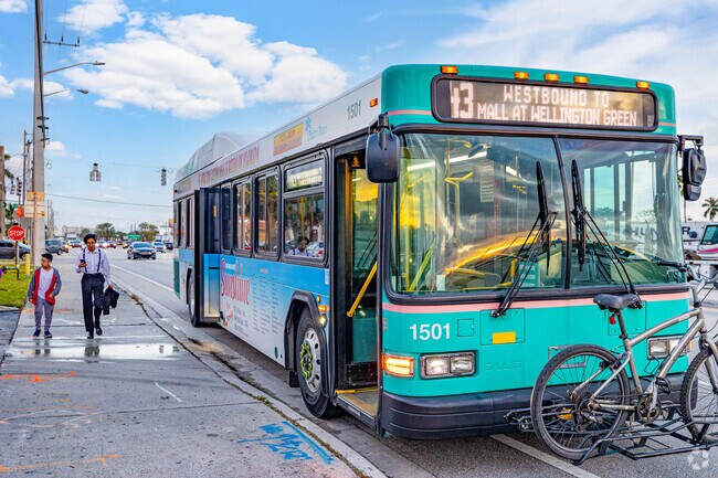 Palm Beach Lakes South has many bus routes that run through the neighborhood.