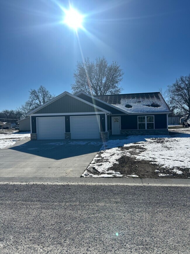 302 Jennifer, Germantown, IL 62245