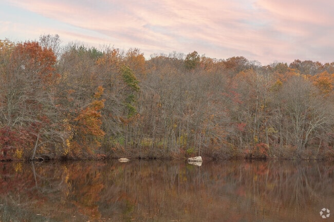 Twin Brooks Park has a 2.5-mile loop trail near Trumbull, Connecticut.