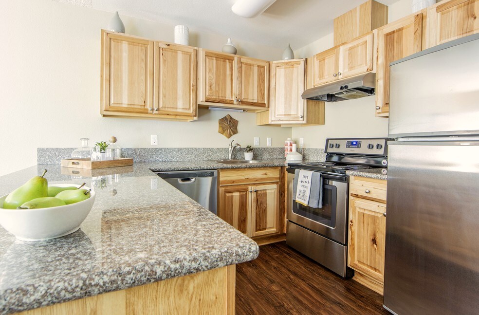 Oak Vale Apartments 3930 NW Witham Hill Dr, Corvallis, OR