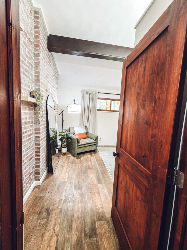 1008 W Singing Woods Rd, Edelstein, IL 61526 - photo 7