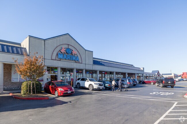 Marina Market in Lakeshore, San Mateo, features specialty groceries and local goods.