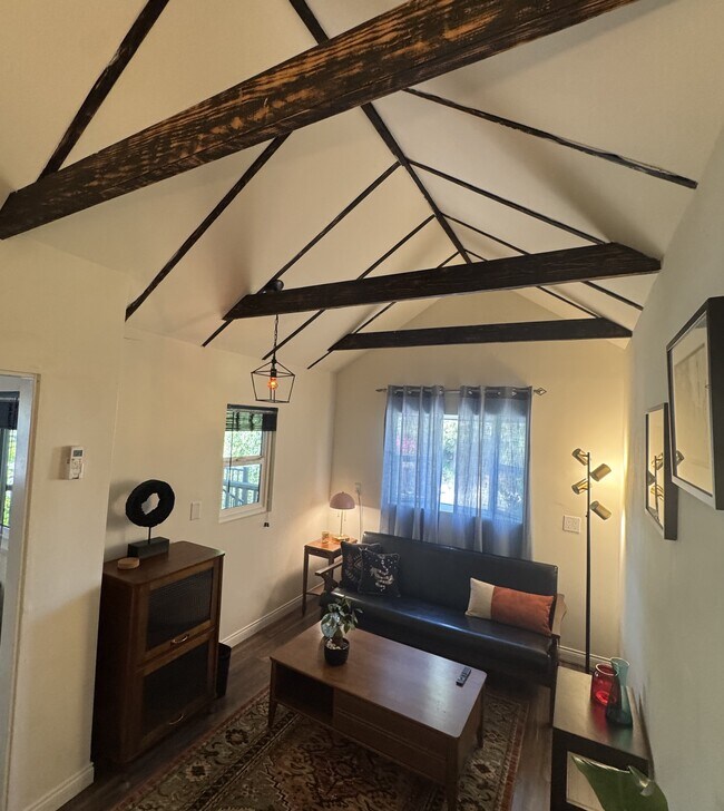 1623 Campus Rd unit B - Fully Furnished, Los Angeles, CA 90041 - photo 4