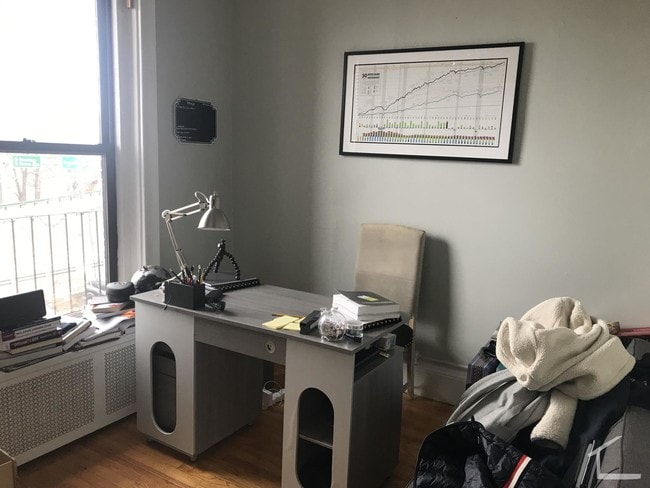 43 Bay State Rd unit 1R, Boston, MA 02215 - photo 3