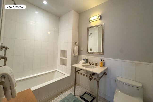 40 E 72nd St, New York, NY 10021 - photo 3