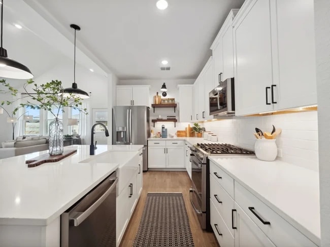 4819 Legends Bay Dr, Baytown, TX 77523 - photo 3