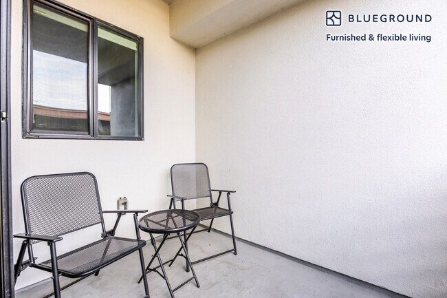 4227 Mclaughlin Ave unit FL2-ID1310, Los Angeles, CA 90066 - photo 4