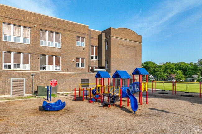 Horace Mann Roosevelt Elementary School has amazing teachers and staff.