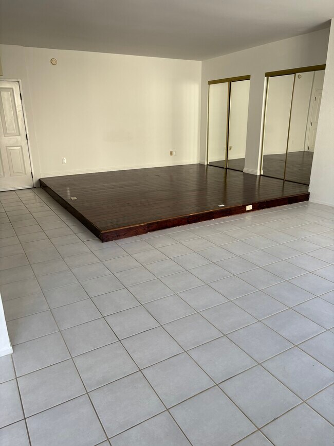 4441 Woodman Ave Unit 111, Los Angeles, CA 91423