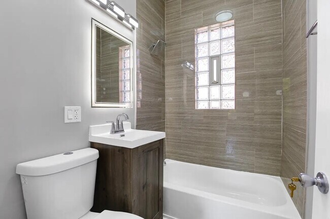 545 N Drake Ave unit 3, Chicago, IL 60624 - photo 6