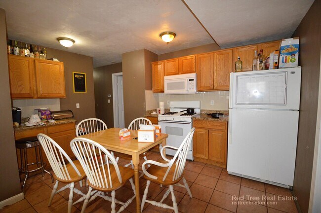 86 Linden St unit 1, Allston, MA 02134 - photo 4