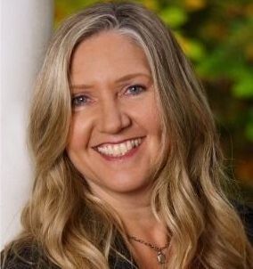 Tina Holmes