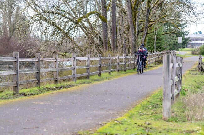 Jasper Road Trailhead connects to the Middle Fork Path in East Springfield.