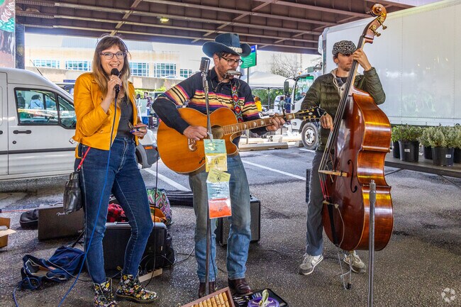 Downtown Baltimore’s Farmers Market offers fresh produce and a festive atmosphere.