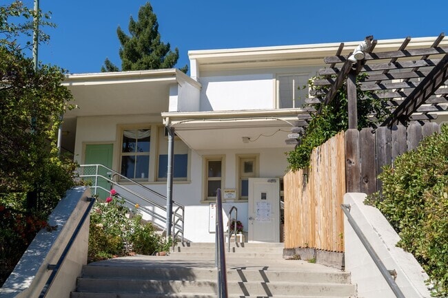 Meher Schools serves students in the Lafayette community.