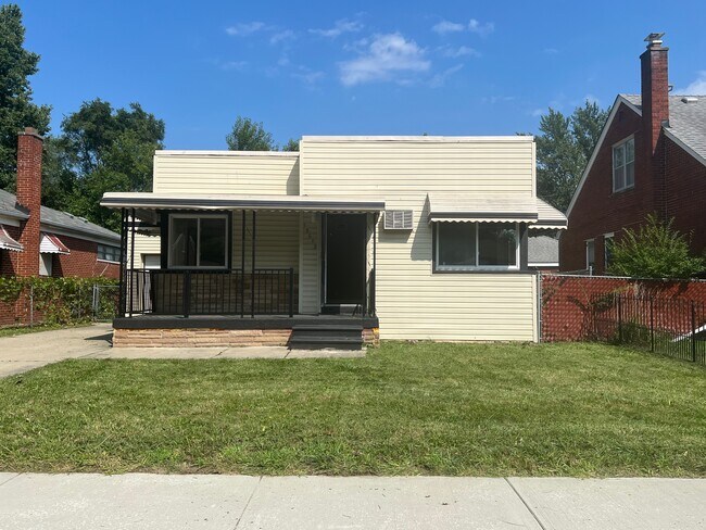 18612 Blackmoor St, Detroit, MI 48234 - photo 2