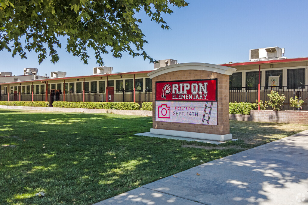 Ripon Elementary School serves grades K-6 in Ripon.