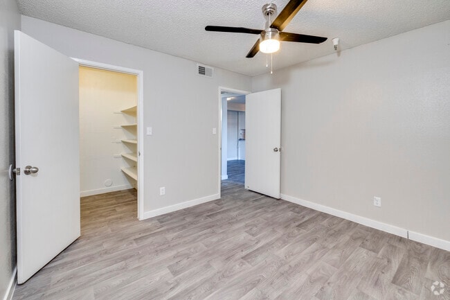 2BR, 2BA - 978SF - Second Bedroom
