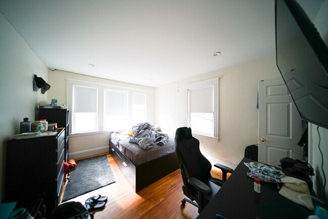 8 Sawyer Terrace unit 1, Allston, MA 02134 - photo 3