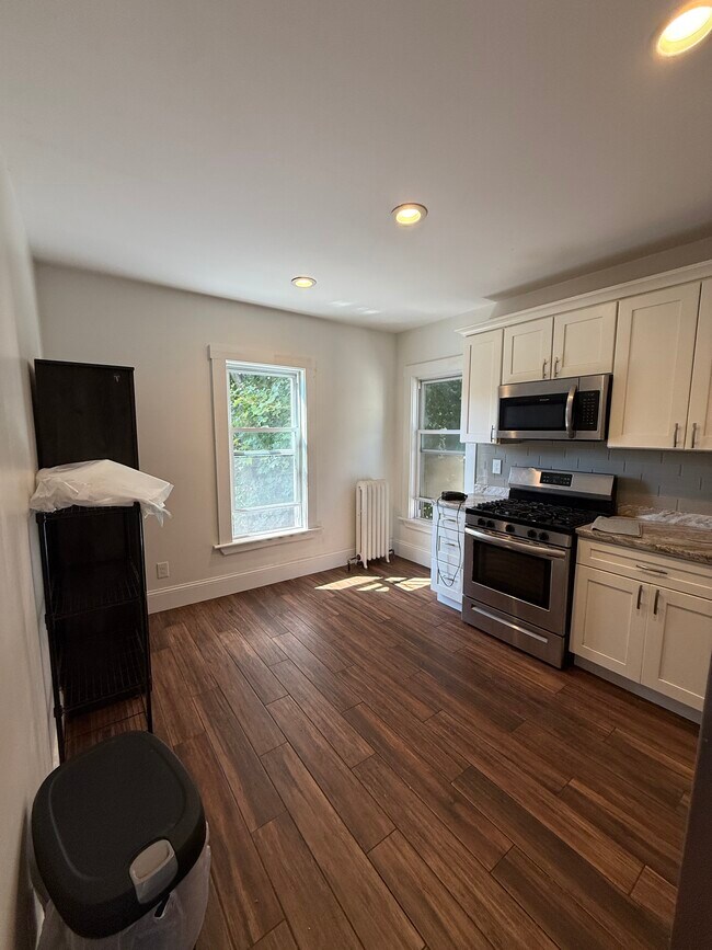 20 Mansfield St unit 2, Allston, MA 02134 - photo 2