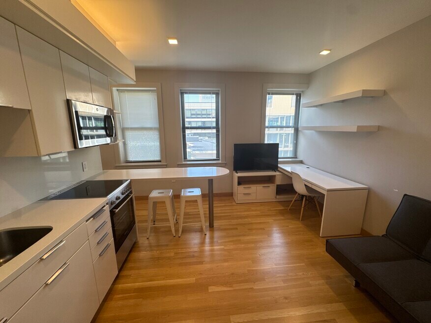 113 Auburn St unit 22, Cambridge, MA 02139 - photo 1