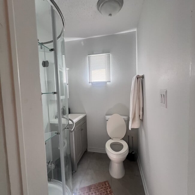 4584 Tamarind Dr unit A, Milton, FL 32571 - photo 7