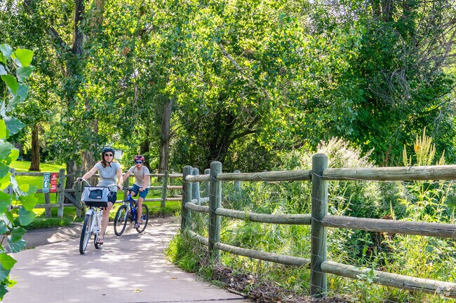 There are many parks and shops near the Spring Creek Trail.