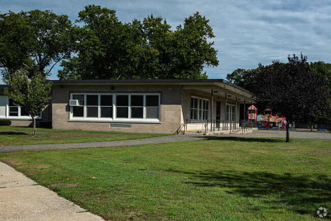 Wing Elementary School is a one-story school located in Islip, NY.