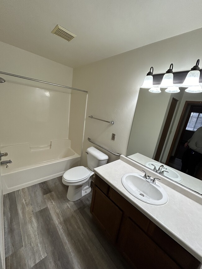 220 Valley Road, Appleton, WI 54915 - photo 2