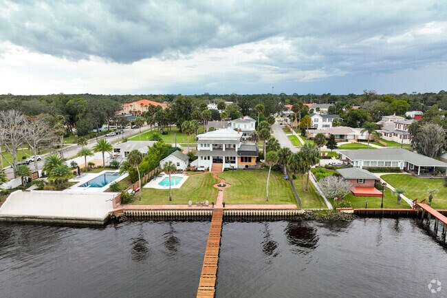 Aerial view of the waterfront luxury homes in Green Cove Springs neighborhood.