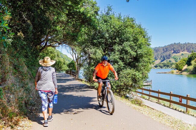 Residents of East Castro Valley have easy access to the Lake Chabot bicycle loops.