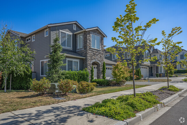A row of Contemporary Pacific Northwest style homes in Newport.
