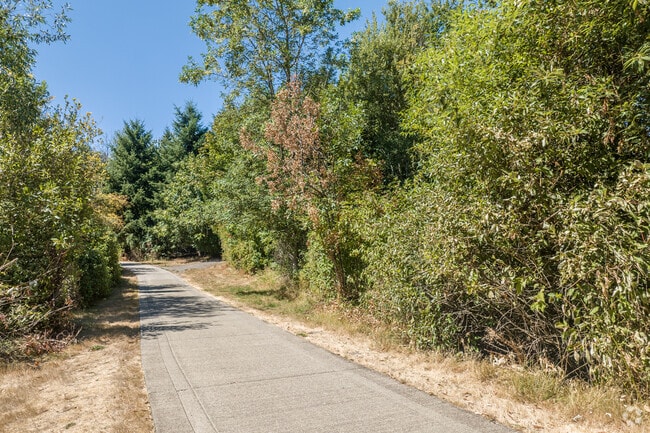 The Burnt Bridge trail is one of the main attractions of the Burton Ridge neighborhood.