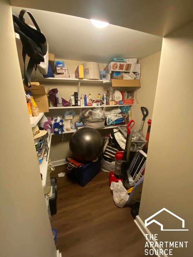 2118 N Avers Ave unit G, Chicago, IL 60647 - photo 6